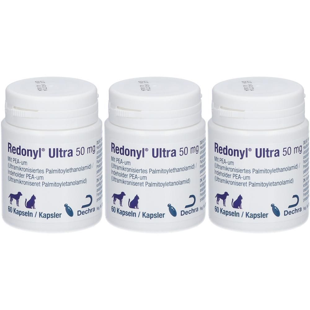 Drei weiße Flaschen mit dem Aufdruck "Redonyl Ultra 50 mg". Jede Flasche enthält 60 Kapseln. Das Logo von Dechra ist sichtbar.