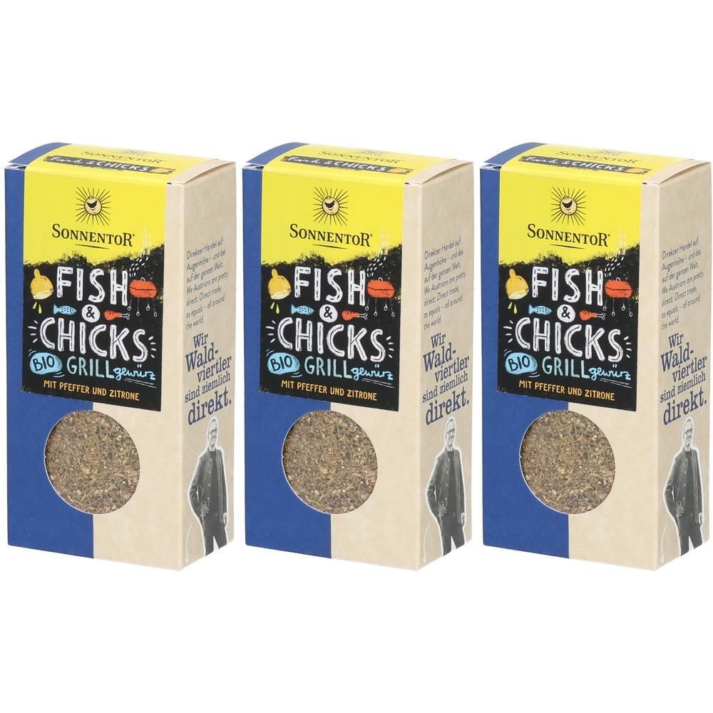 Drei Kartons SonnentoR Fish & Chicks Grillgewürz. Gelb-blaues Design mit Produktnamen und Bio-Siegel. Sichtbares Gewürz durch runde Öffnung.