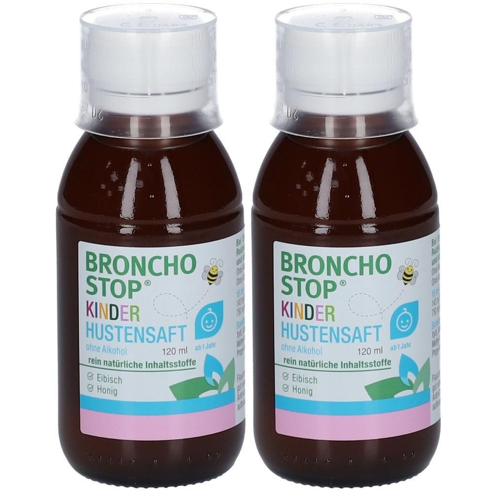 Zwei Flaschen BRONCHO STOP® Kinder Hustensaft. Braune Flüssigkeit in Glasflaschen mit weißem Verschluss. Etikett mit Produktinformationen.