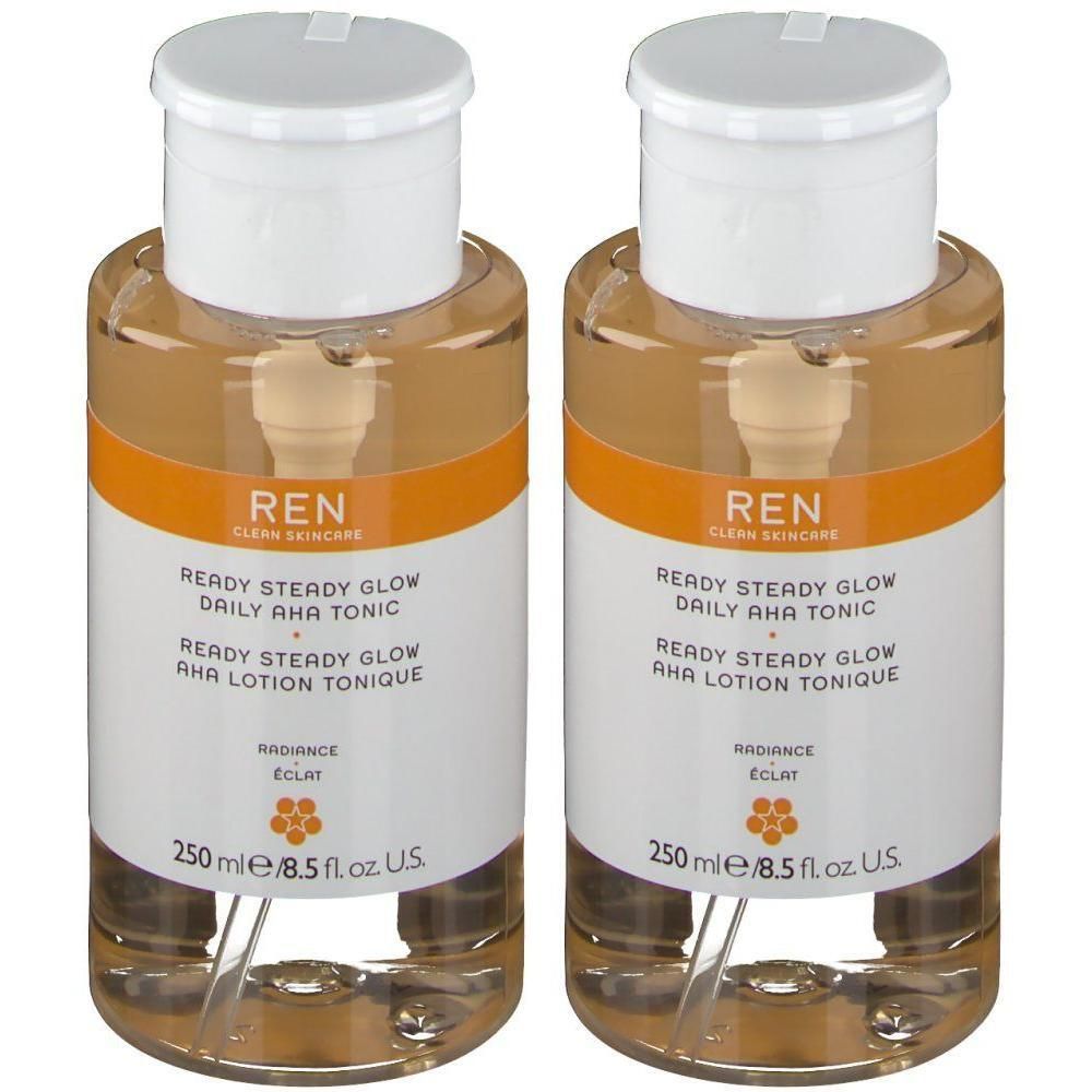 Zwei Flaschen REN Ready Steady Glow Daily AHA Tonic mit Pumpverschluss, 250 ml.