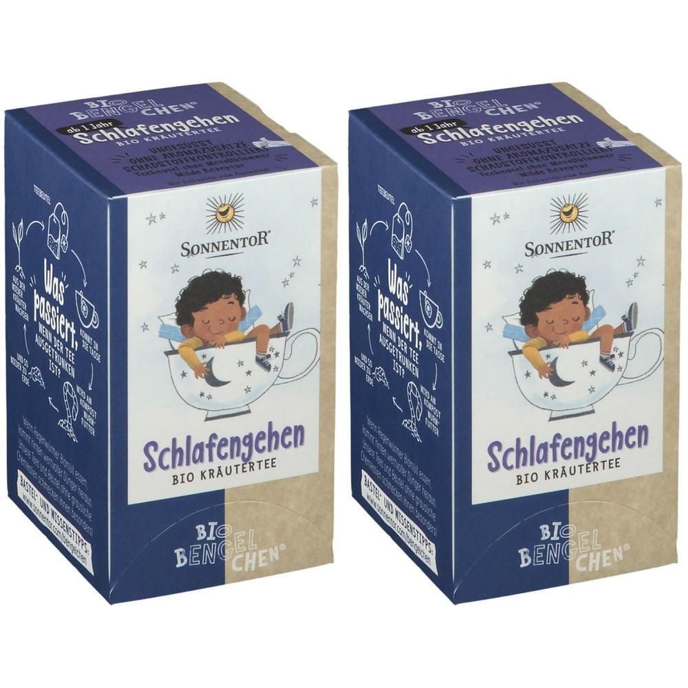 Zwei Kartons mit „Schlafengehen“ Tee. Aufdruck: Kind in Tasse, Mond, Sterne, SonnentoR Logo. Blaue und braune Verpackung.