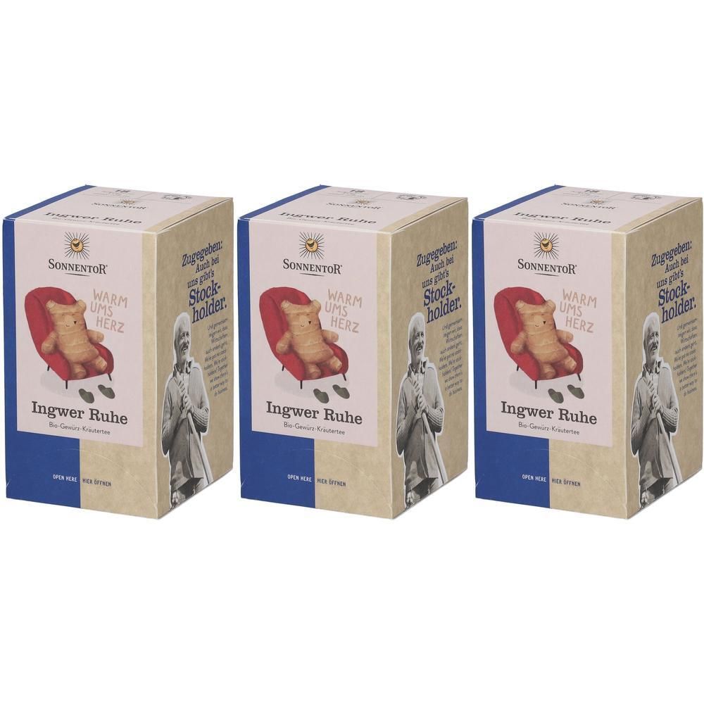 Drei Kartonverpackungen mit dem Logo von SonnentoR. Aufdruck: Ingwer Ruhe. Abbildung eines Bären auf einem roten Sessel.
