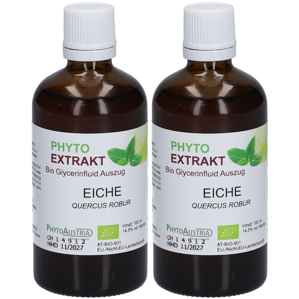 Zwei braune Glasflaschen mit weißem Deckel. Etikett mit "PHYTO EXTRAKT EICHE". Bio Glycerinfluid Auszug. Mit Logo und Text.