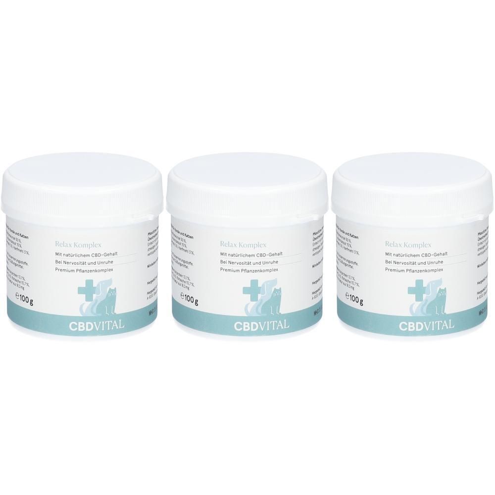 Drei weiße Tiegel mit Deckel. Aufschrift: CBDVITAL, Relax Komplex, 100g. Mit Kreuz und Tier-Silhouette.