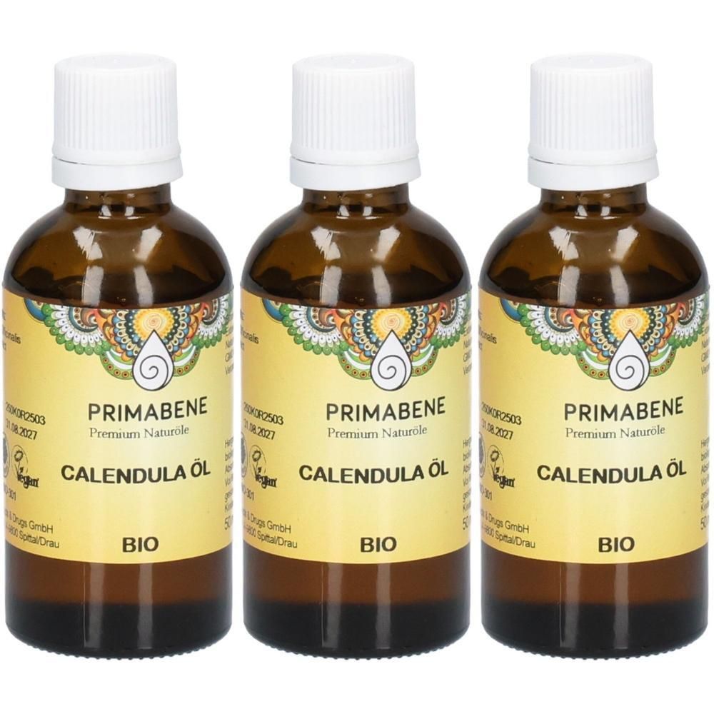 Drei braune Glasflaschen mit weißen Deckeln. Auf den Etiketten steht "PRIMABENE Calendula Öl BIO".