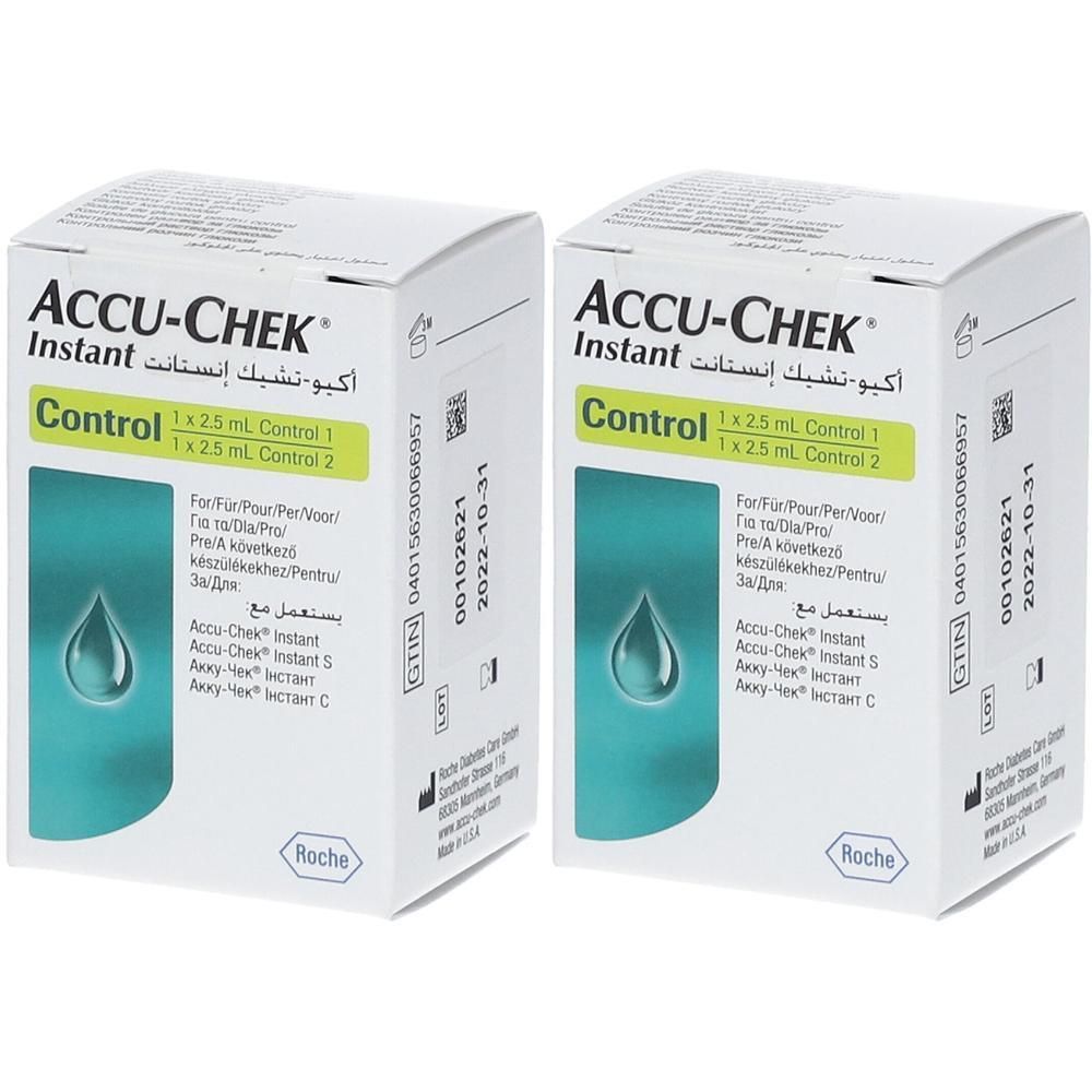 Zwei weiße Kartons mit der Aufschrift ACCU-CHEK Instant Control. Aufdrucke in mehreren Sprachen. Tropfensymbol. Roche-Logo.