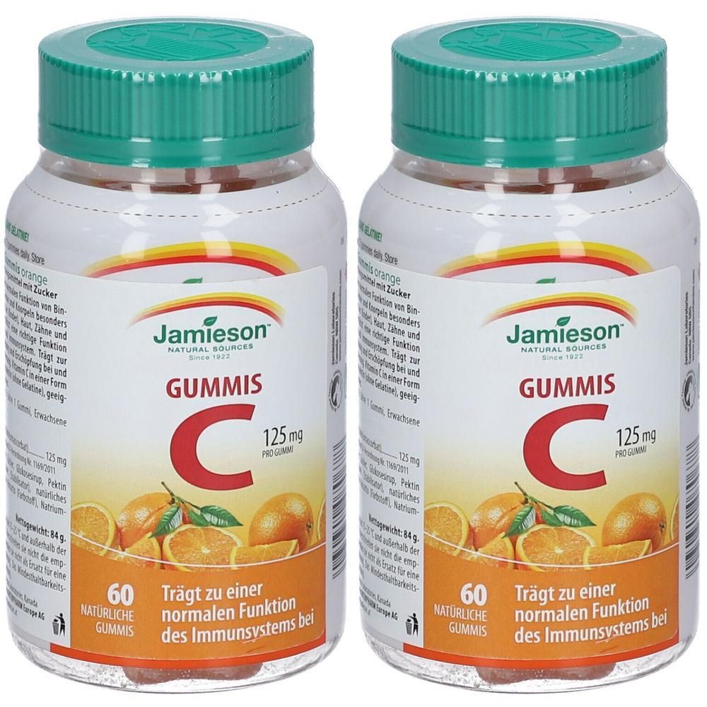 Zwei Flaschen Jamieson Gummis C. Weiße Flaschen mit grünem Deckel. Aufschrift: GUMMIS C 125mg. Abbildung von Orangen.