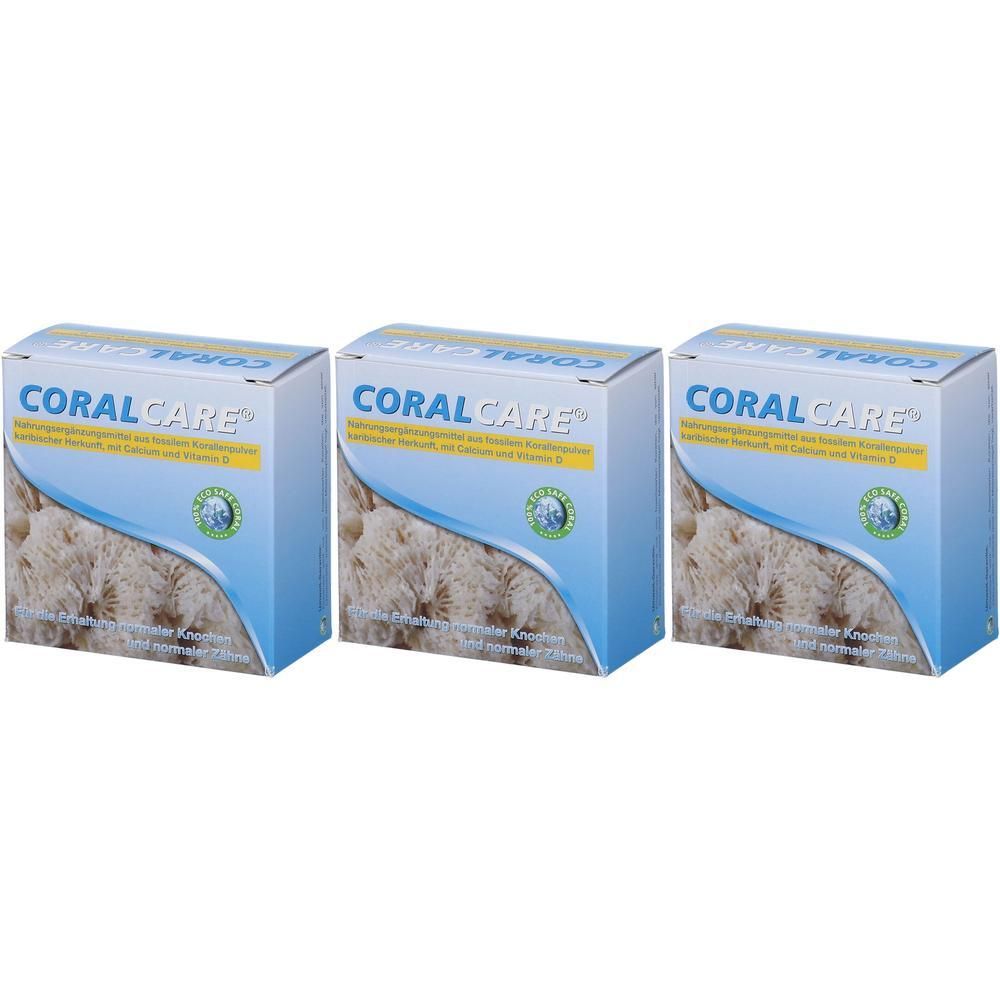 Drei quadratische Kartons mit dem Aufdruck "CORAL CARE". Blaue und gelbe Schrift, Abbildung von Korallen. Siegel mit grünen Blättern.