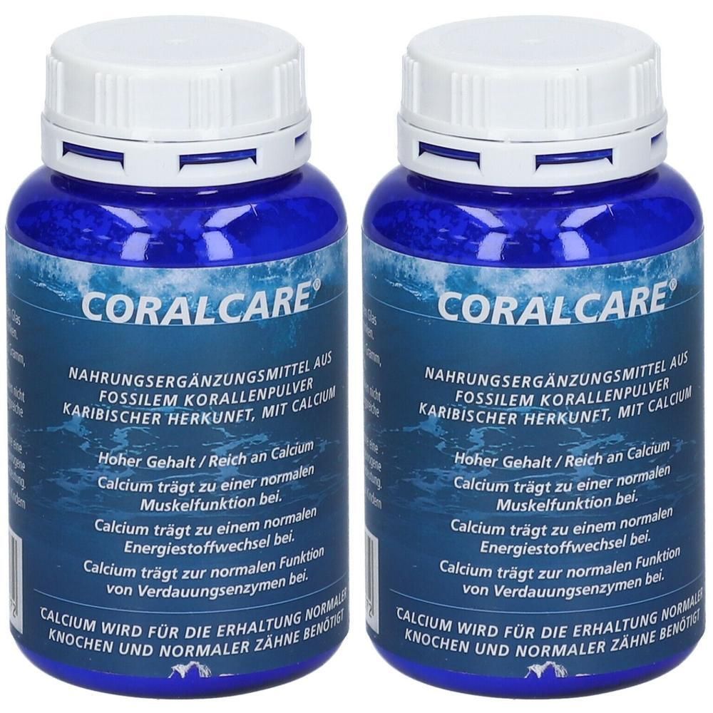 Zwei blaue Flaschen mit weißem Deckel. Aufschrift: CORALCARE. Nahrungsergänzungsmittel mit Calcium. Text in deutscher Sprache.
