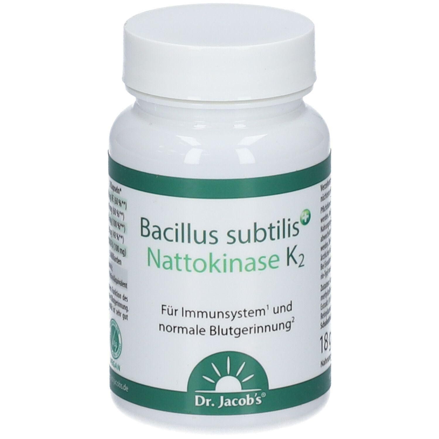 Weiße Flasche mit grünem Etikett. Aufschrift: Bacillus subtilis Nattokinase K2. Dr. Jacob's Logo. Für Immunsystem und Blutgerinnung.