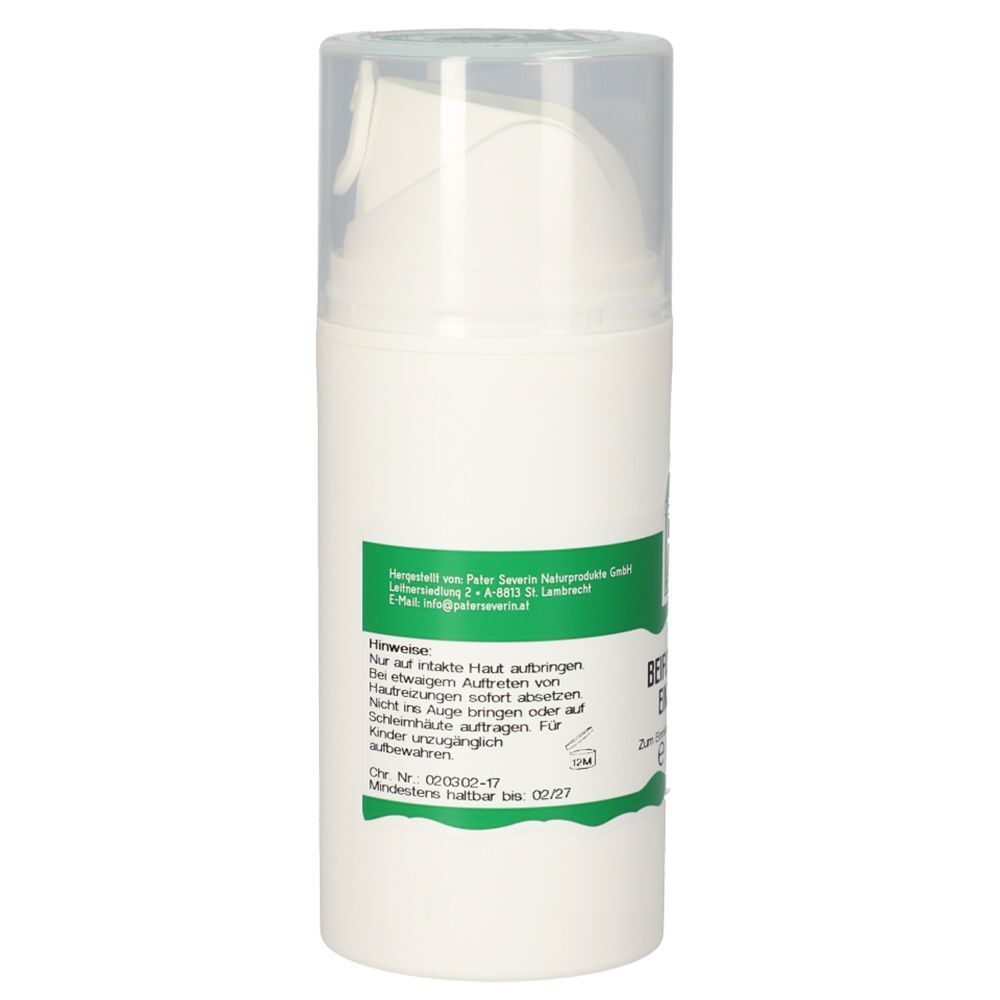 Rückseite der weißen Tube mit Pumpspender. Grüne Banderole mit Anwendungshinweisen und Chargennummer.