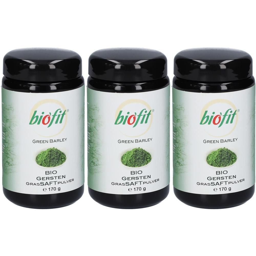 Drei Dosen mit schwarzem Deckel. Auf den Etiketten steht "biofit", "Green Barley" und "BIO GERSTENGRASSAFTPULVER".