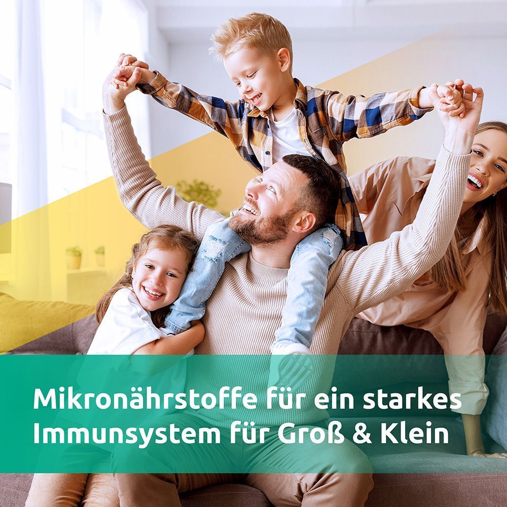 Familie lacht, Vater trägt Sohn auf Schultern. Text: Mikronährstoffe für ein starkes Immunsystem für Groß & Klein.