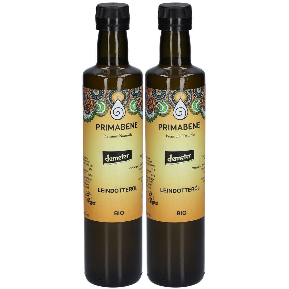 Zwei Flaschen Leindotteröl. Auf den Etiketten steht "PRIMABENE", "Leindotteröl BIO" und das Demeter-Siegel.