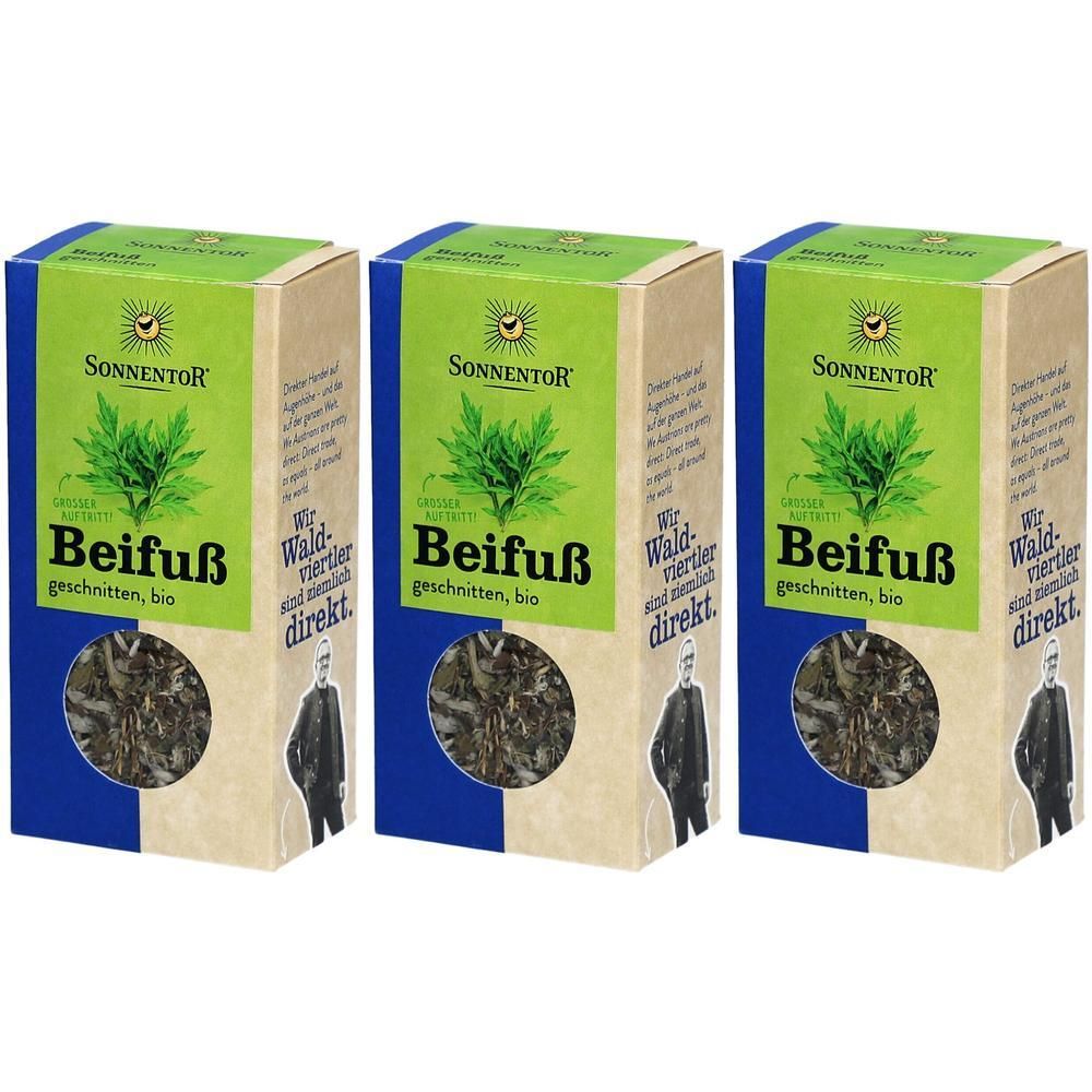 Drei Kartons mit SonnentoR Beifuß geschnitten, bio. Grün-weißes Etikett mit Logo und Produktbezeichnung. Sichtbare Kräuter.