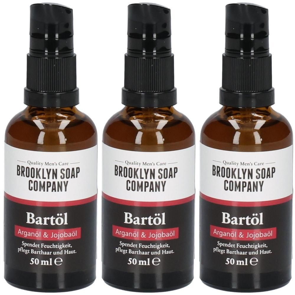 Drei Flaschen Bartöl mit schwarzem Pumpverschluss. Aufschrift: BROOKLYN SOAP COMPANY, Bartöl, Arganöl & Jojobaöl, 50 ml e.