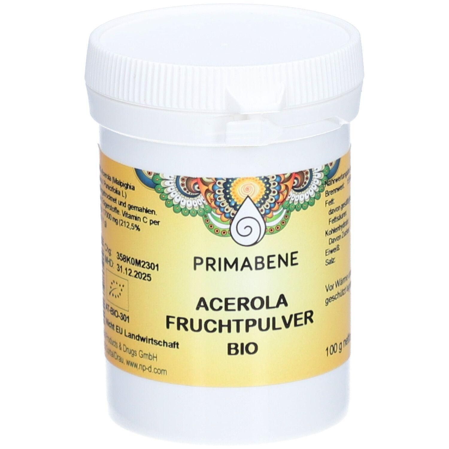 Weißer Behälter mit Deckel. Aufschrift PRIMABENE Acerola Furchtpulver BIO. Gelbes Etikett mit Produktinformationen und Logo.