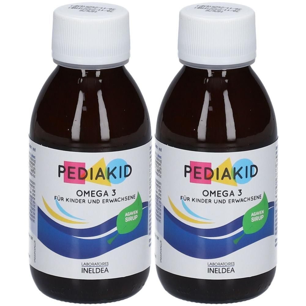 Zwei Flaschen mit weißem Deckel. Auf dem Etikett steht PEDIAKID Omega 3. Text: Für Kinder und Erwachsene. Agavensirup.