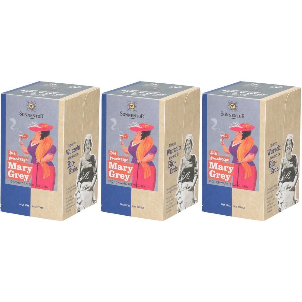 Drei rechteckige Kartonverpackungen. Auf jeder Verpackung ist ein Bild einer Frau mit Hut und Text: Mary Grey. Marke: Sonnentor.