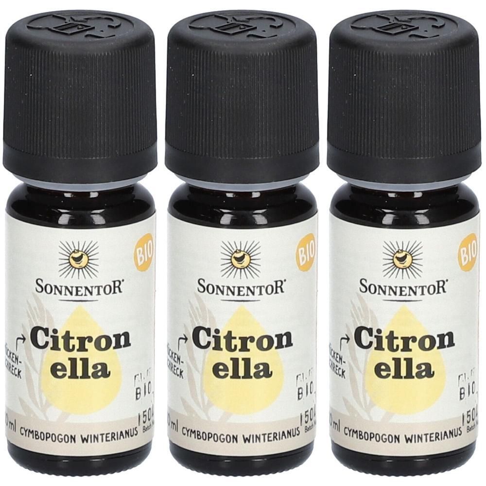 Drei Flaschen mit schwarzem Deckel. Auf den Etiketten steht "Sonnentor Citronella". Bio-Siegel. Text: Cymbopogon Winterianus.