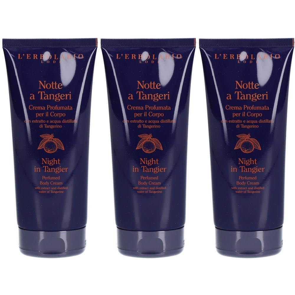 Drei Tuben Körpercreme. Dunkelblaue Tuben mit Produktnamen und Logo. Aufschrift: Notte a Tangeri, Night in Tangier.