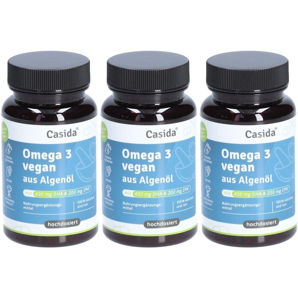 Drei Flaschen Casida Omega 3 vegan aus Algenöl. Schwarze Deckel, blaue Etiketten mit weißer Schrift. Aufschrift: Omega 3 vegan aus Algenöl.