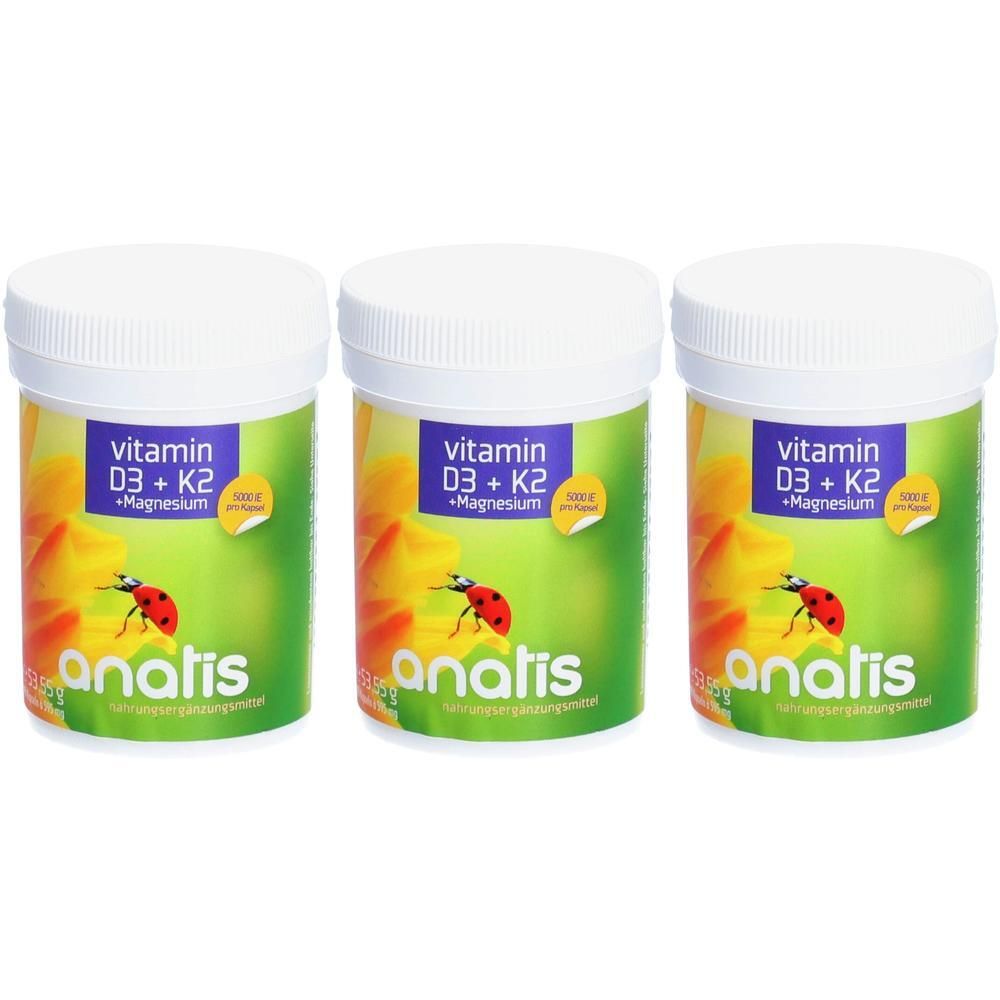 Drei weiße Dosen mit grünen Etiketten. Aufschrift: Vitamin D3 + K2 + Magnesium, Marke anatis. Abgebildet sind eine Blume und ein Marienkäfer.