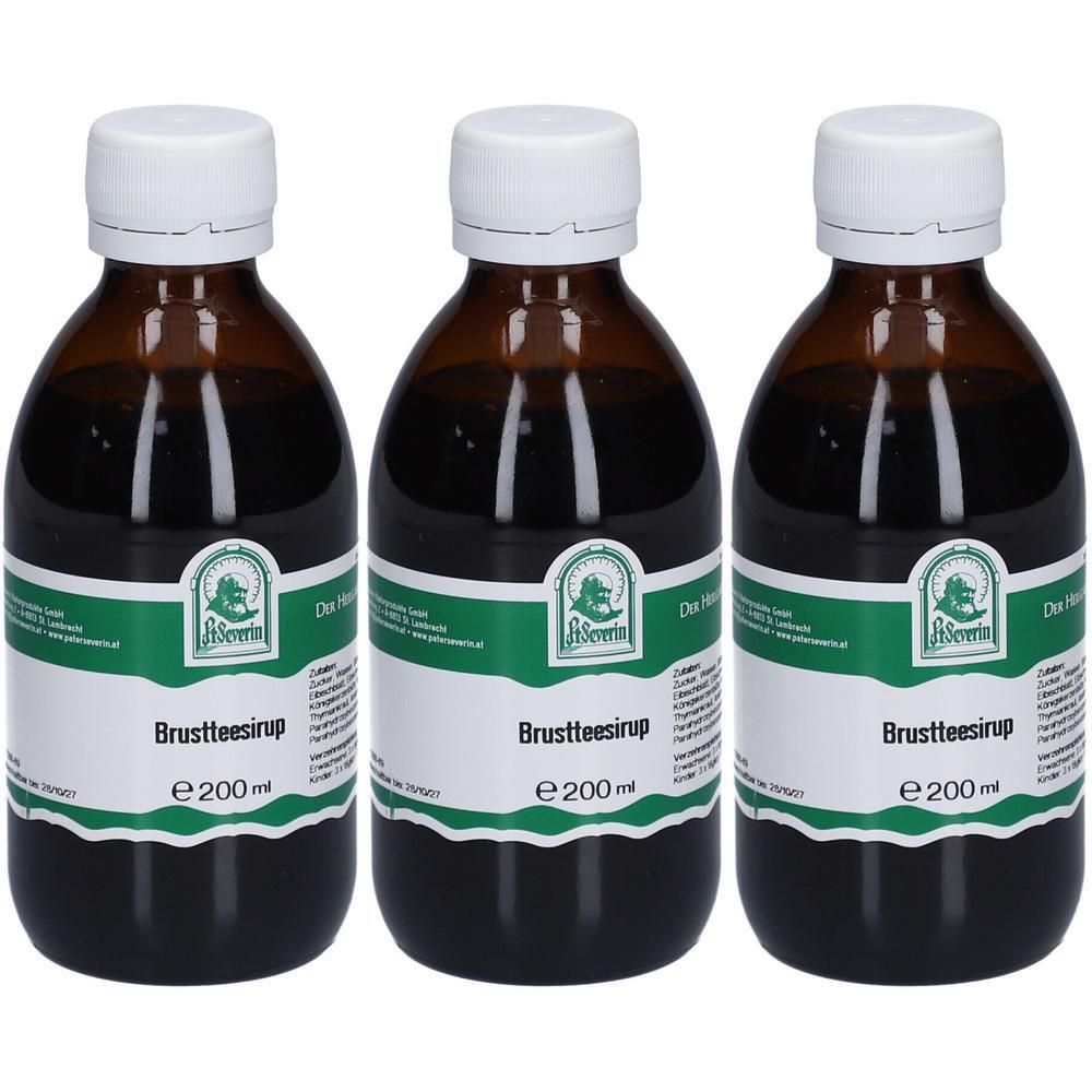 Drei braune Glasflaschen mit weißem Deckel. Auf den Etiketten steht "Brustteesirup" und "e 200 ml".