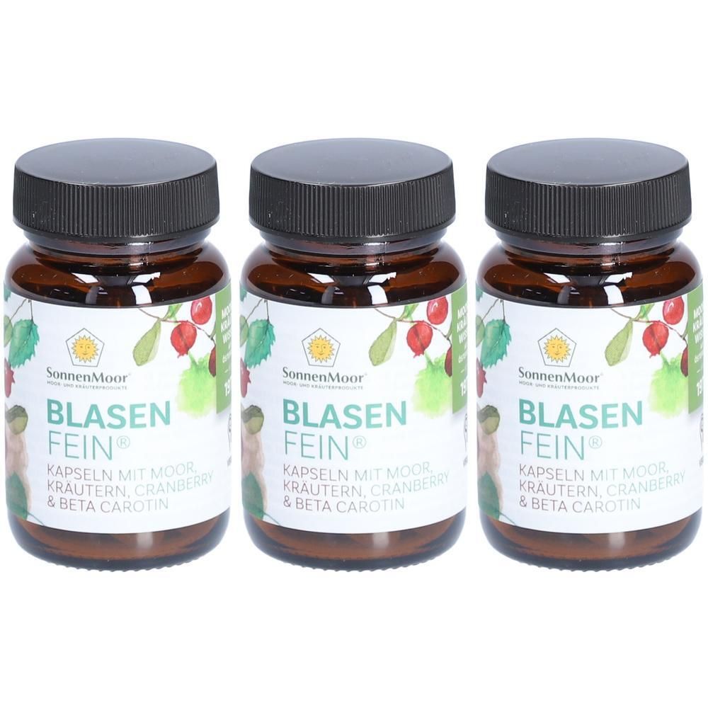 Drei braune Glasflaschen mit schwarzen Deckeln. Auf den Etiketten steht "BLASEN FEIN" und "SonnenMoor".