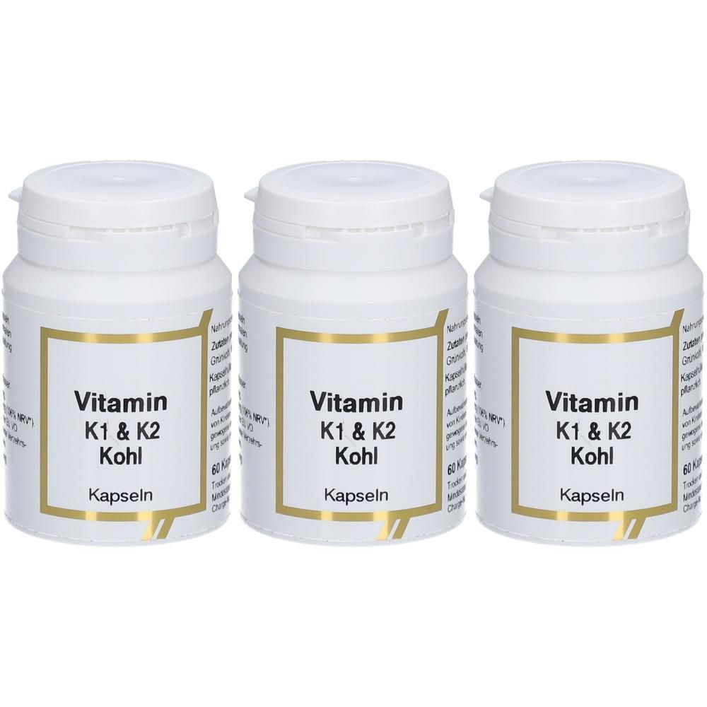Drei weiße Pillendosen mit Klappdeckel. Auf jeder Dose steht in Goldrahmen: Vitamin K1 & K2 Kohl Kapseln.