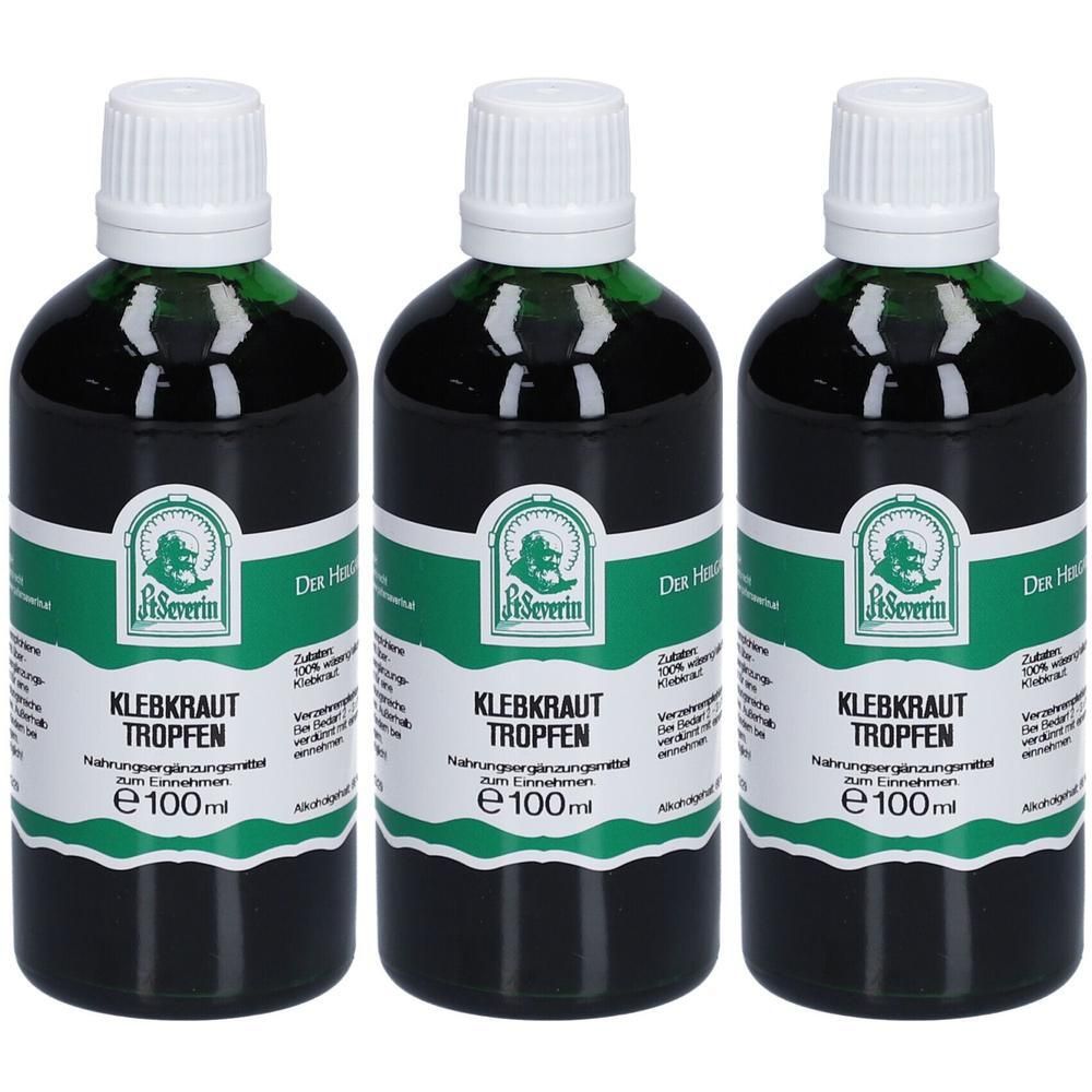 Drei Flaschen mit grüner Flüssigkeit. Weiße Deckel, grüne Etiketten mit Logo und Schriftzug. Aufschrift: Klebkraut Tropfen, e 100 ml.