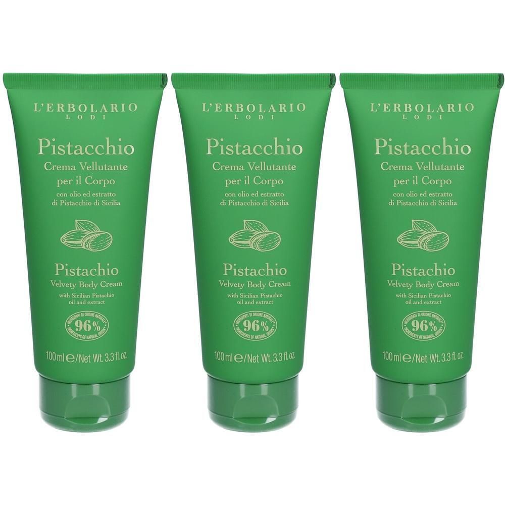 Drei grüne Tuben L'Erbolario Pistacchio Körpercreme. Aufschrift: Pistacchio, Crema Vellutante per il Corpo, Velvety Body Cream. 96% Inhaltsstoffe natürlichen Ursprungs.