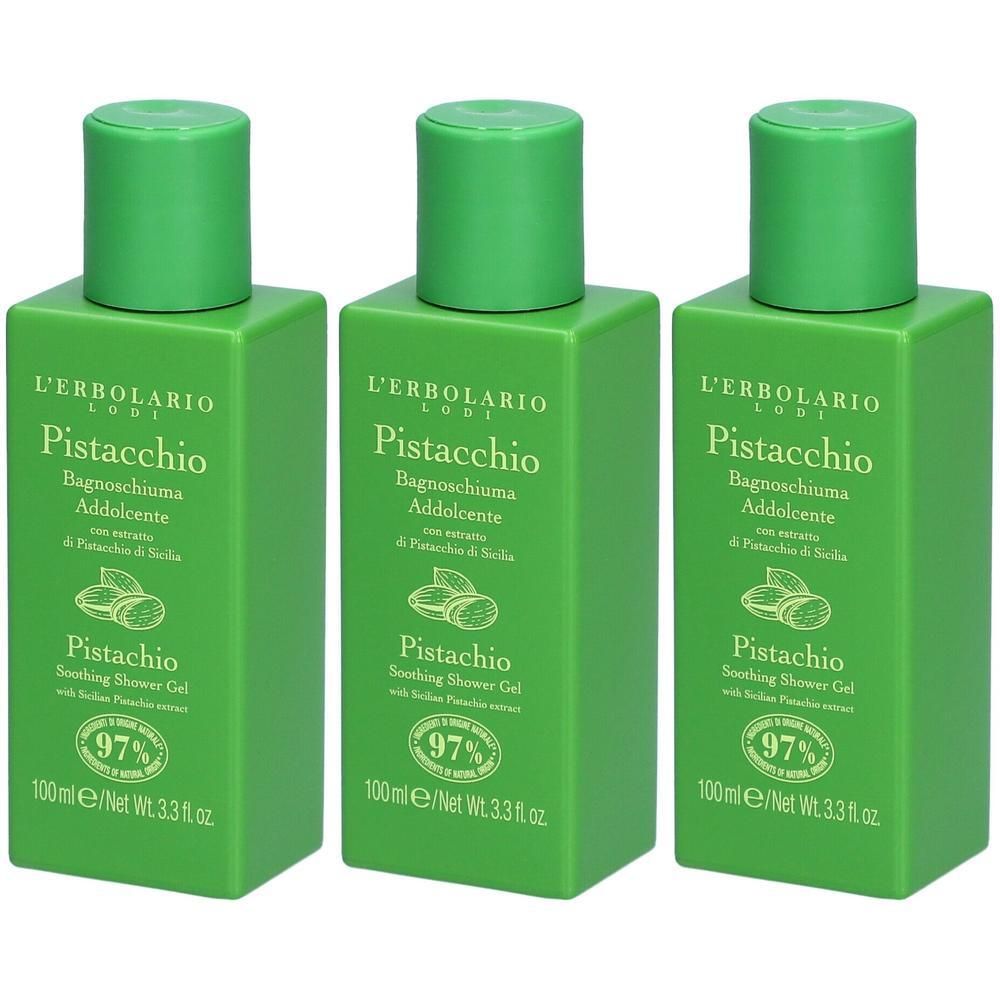Drei grüne Flaschen mit grünen Deckeln. Auf jeder Flasche steht „L'Erbolario Pistacchio“ und „Soothing Shower Gel“.