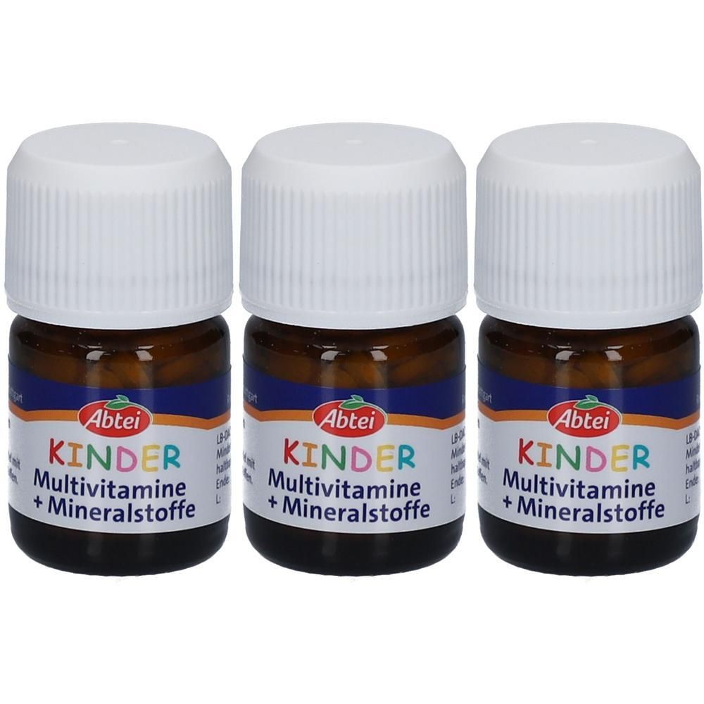 Drei Fläschchen mit weißen Deckeln. Auf den Etiketten steht "Abtei KINDER Multivitamine + Mineralstoffe".