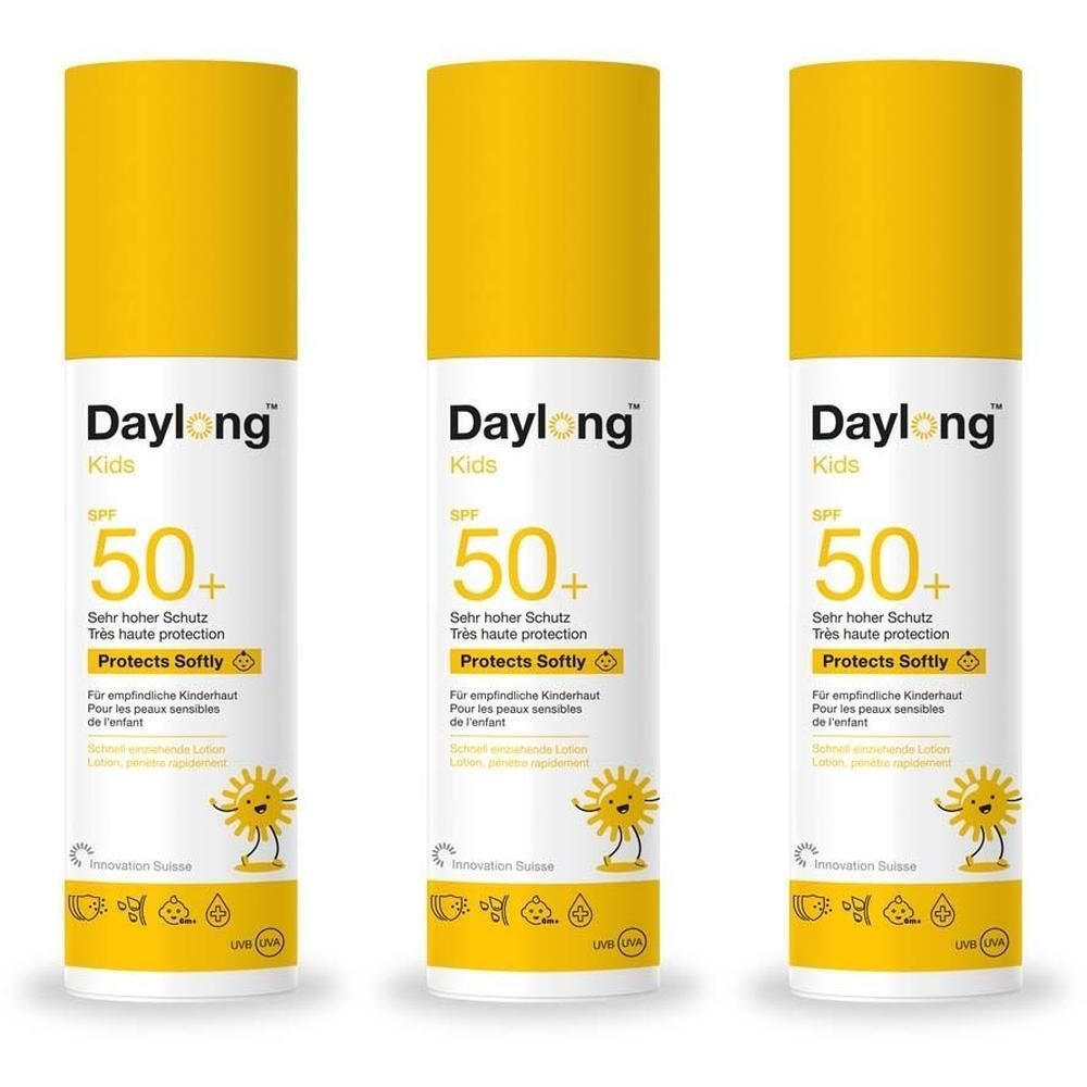 Drei Flaschen DAYLONG Kids Sonnenschutzmittel mit LSF 50+.