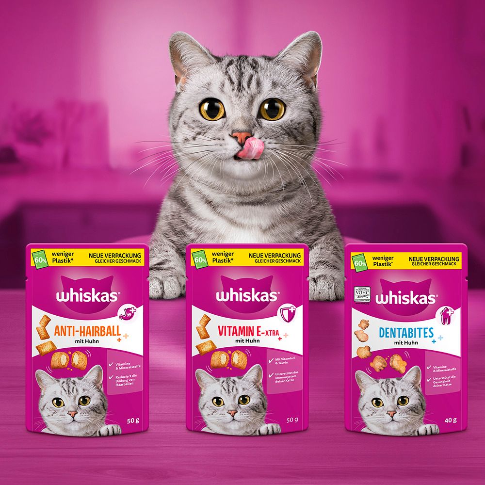 Drei Whiskas Katzenleckerli-Packungen: Anti-Hairball, Vitamin E-xtra, Dentabites.