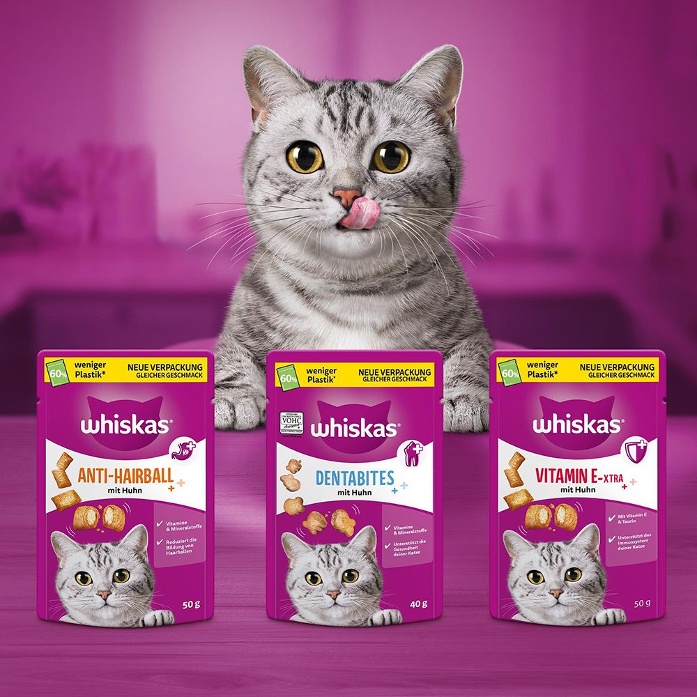 Drei Whiskas Snack-Beutel: Anti-Hairball, Dentabites, Vitamin E-Extra.