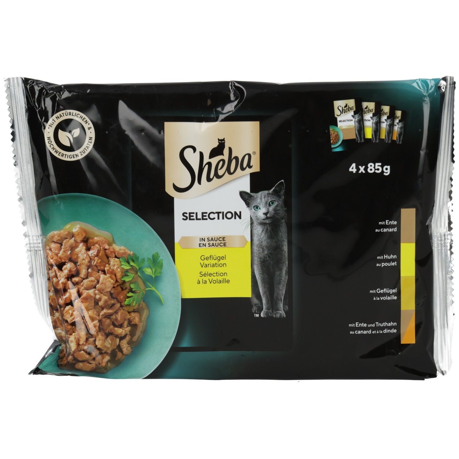 Sheba Selection in Sauce Geflügel Variation Multipackung mit 4 Beuteln à 85g. Zeigt eine Schale mit Katzenfutter und eine Katze.