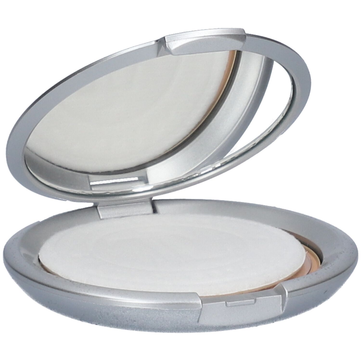 Silberfarbene Kompaktpuder-Dose mit Spiegel und Puder. Offen, Puder und Spiegel sichtbar.