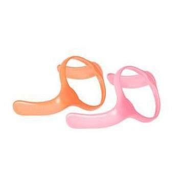 Zwei orangefarbene und rosa Handgriffe. Ringförmige Form mit einem Griff. Aus Kunststoff.