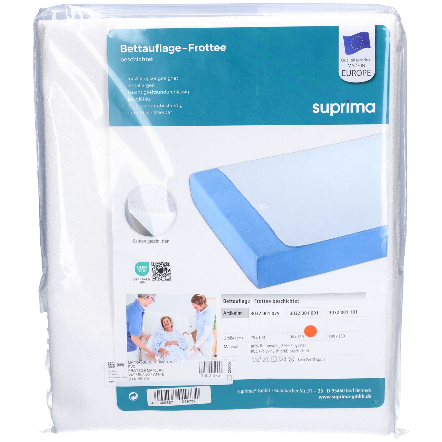 Weiße Inkontinenz-Bettauflage, verpackt. Blaue Kante, Frottee-Oberfläche. "Made in Europe"-Siegel. Produktinformationen.