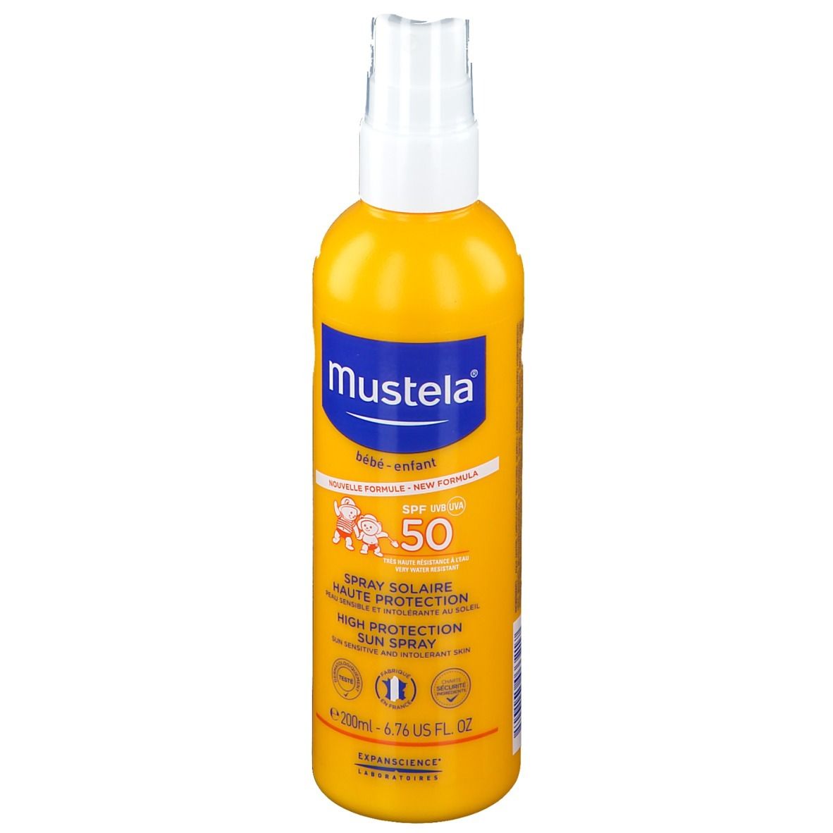 Gelbe Flasche mit weißem Sprühkopf. Aufschrift: Mustela, 50 SPF, Sonnenschutzspray. Neue Formel.