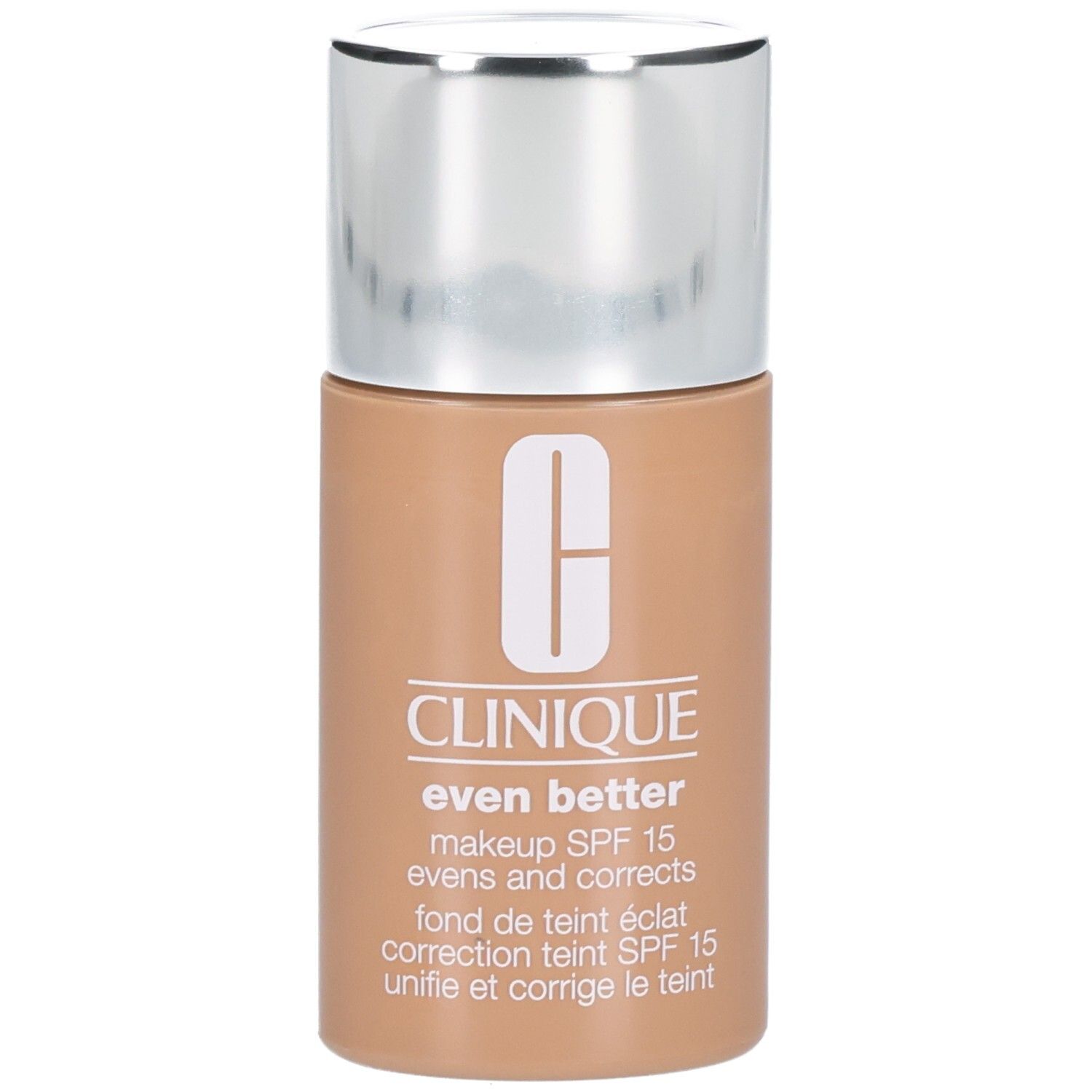 Clinique Even Better Makeup SPF 15, Sandfarben. Flasche mit silbernem Deckel.