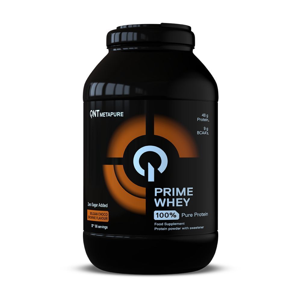 Schwarze Dose QNT Metapure Prime Whey. Aufschrift: 100% reines Protein, 48g Protein, 9g BCAAs. Geschmack: Belgian Chocolate Brownie.
