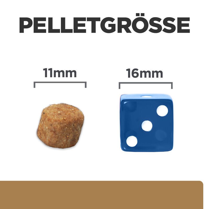 Vergleich der Pelletgröße. Links: 11mm Pellet. Rechts: Blaue Würfel mit 16mm. Text: Pelletgröße.