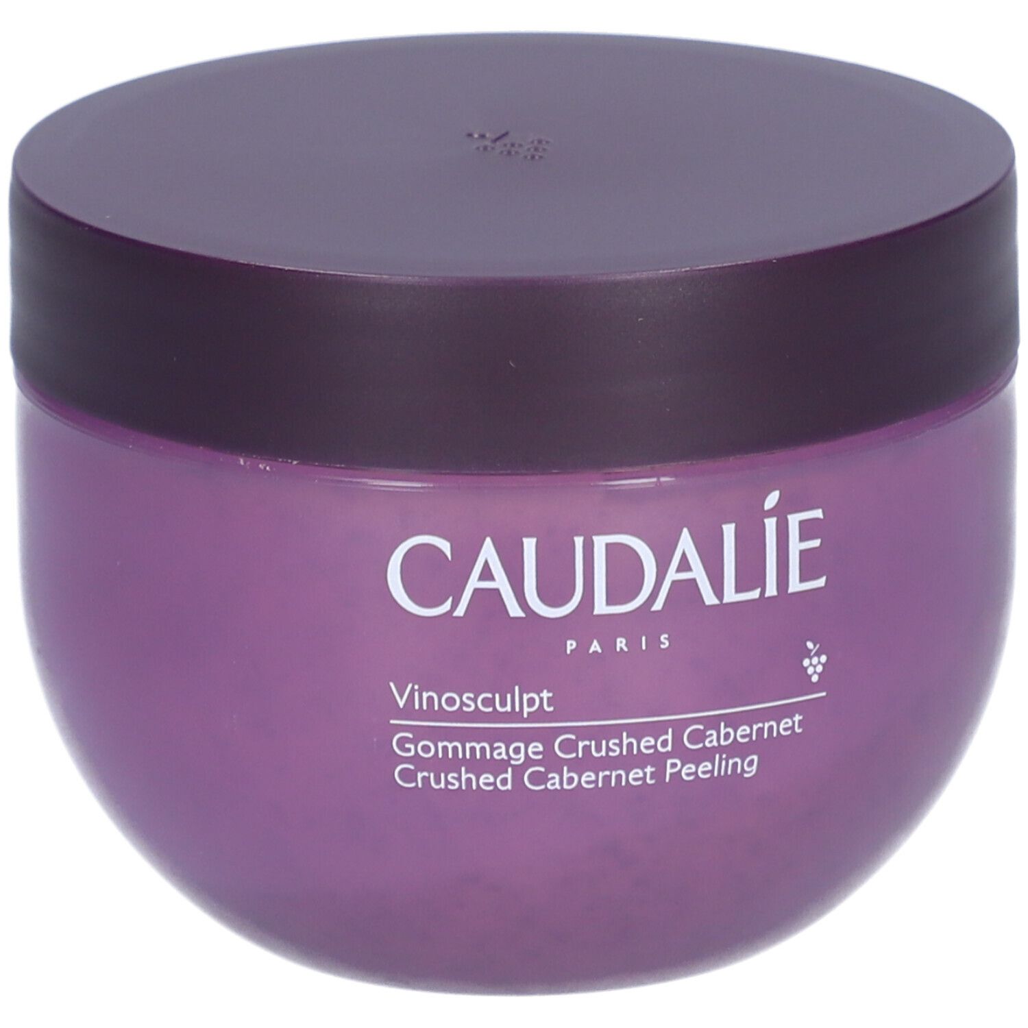 Runder Tiegel mit lila Inhalt und Deckel. Aufschrift: Caudalie, Vinosculpt, Gommage Crushed Cabernet, Crushed Cabernet Peeling.