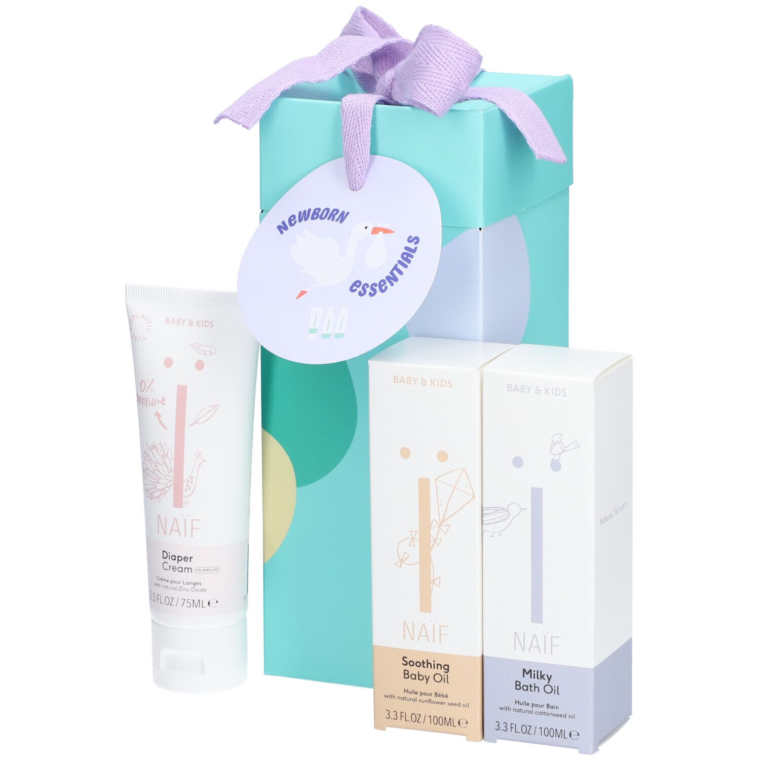 Geschenkset mit Babyprodukten in einer Geschenkbox mit Schleife. Produkte: Windelcreme, Babyöl, Badeöl. Anhänger: Newborn Essentials.