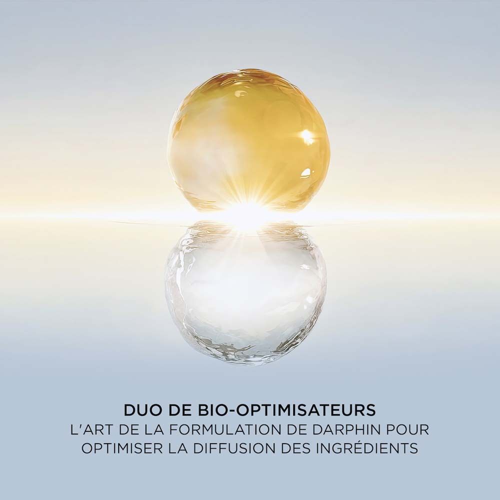 Goldene Kugel mit Serum. Duo von Bio-Optimierern. Optimierung der Diffusion der Inhaltsstoffe.