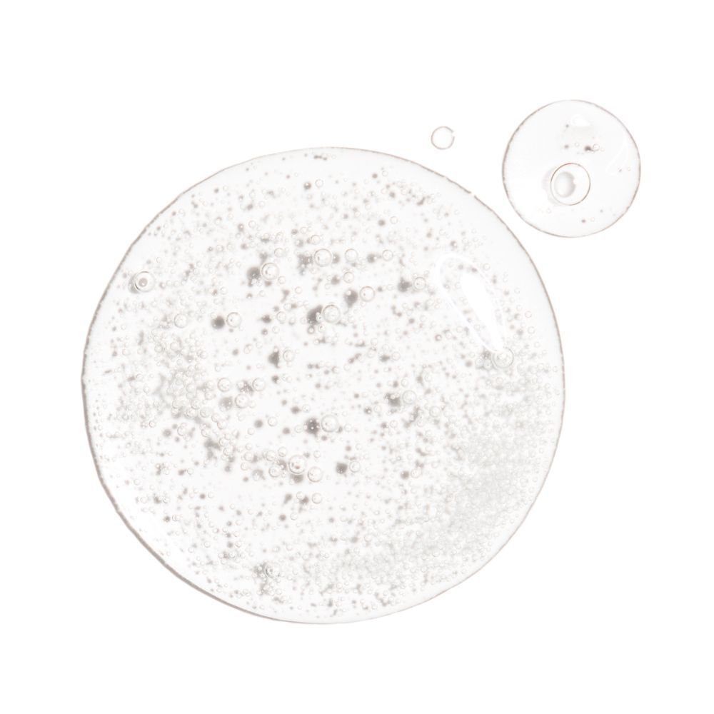 Klare Flüssigkeit mit Blasen. Zwei Kreise, eine größere und eine kleinere, auf weißem Hintergrund.