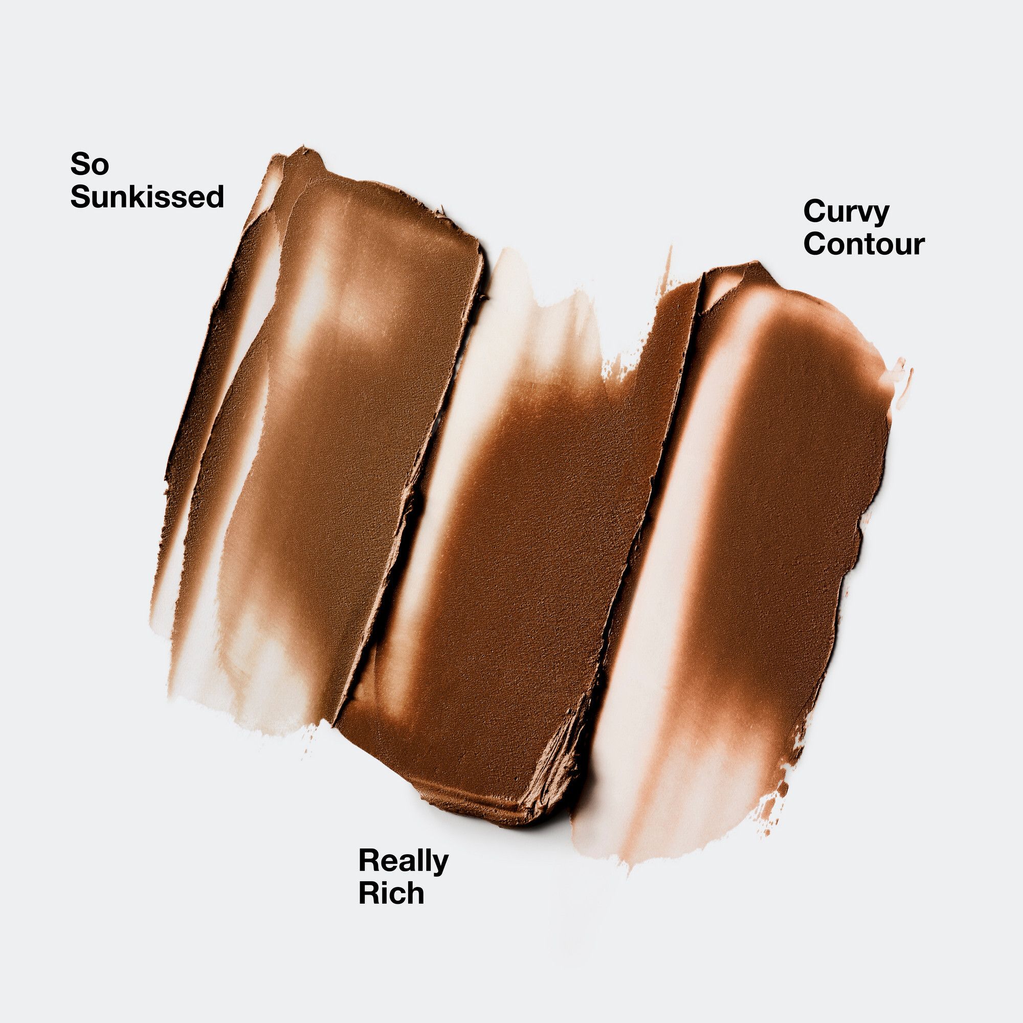 Drei Farbton-Swatches: So Sunkissed, Curvy Contour, Really Rich. Auf hellem Hintergrund.